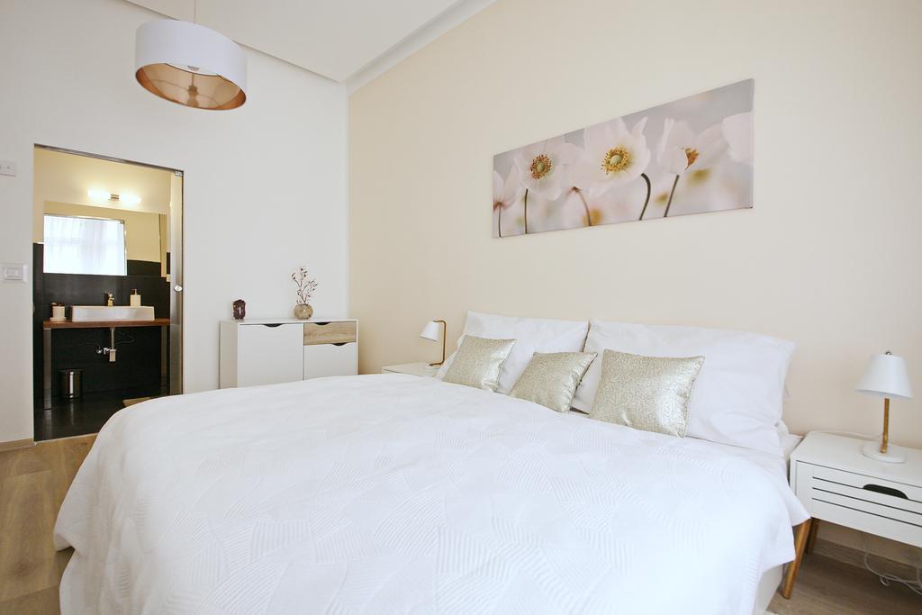 Ferienwohnung Luxury Center Apt. Charles Bridge Walking Distance Prag Exterior foto